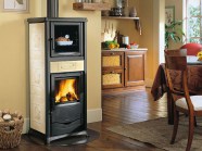 La Nordica ROSSELLA PLUS con FORNO  8 kW / 229 m3